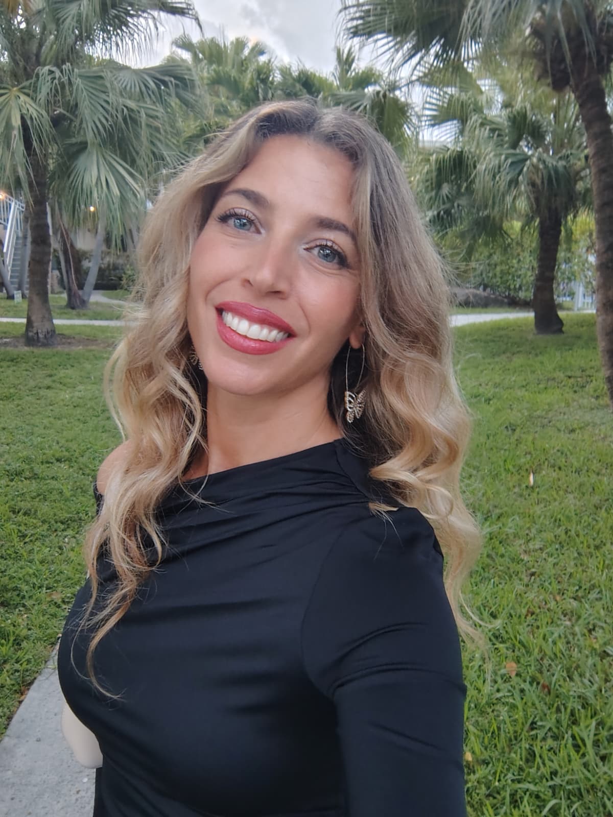 Meital Azulay, creator of HeaLightArt
